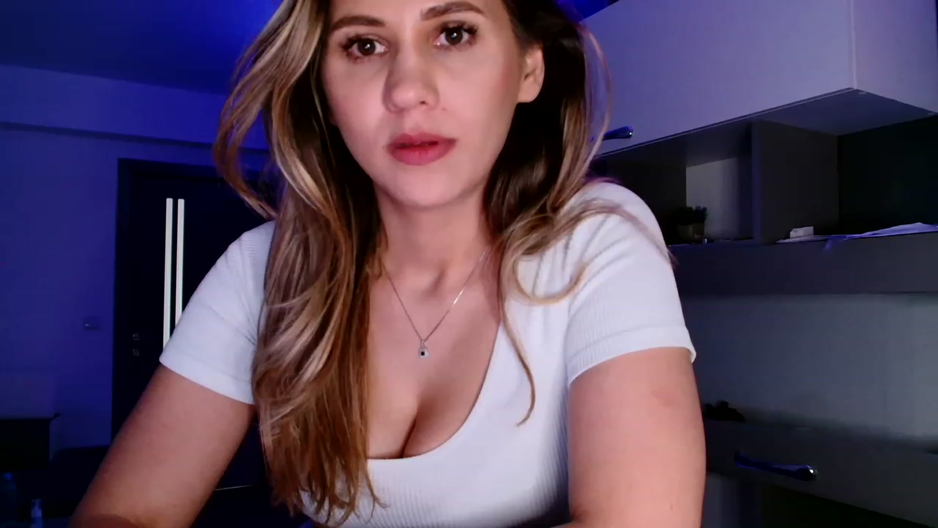 Gallery image thumbnail from Ana_Rose's myfreecams stream on, 06/30/2023, 23:09 image 17 of 20
