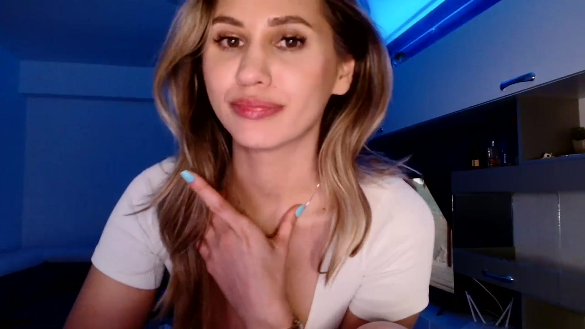 Gallery image thumbnail from Ana_Rose's myfreecams stream on, 07/01/2023, 24:38 image 7 of 20