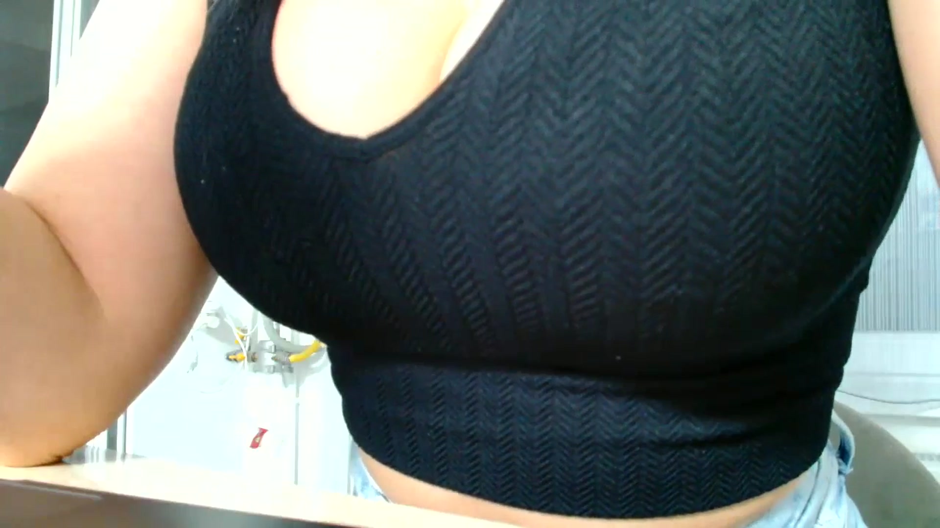 Gallery image thumbnail from Ana_Rose's myfreecams stream on, 07/06/2023, 19:54 image 19 of 20