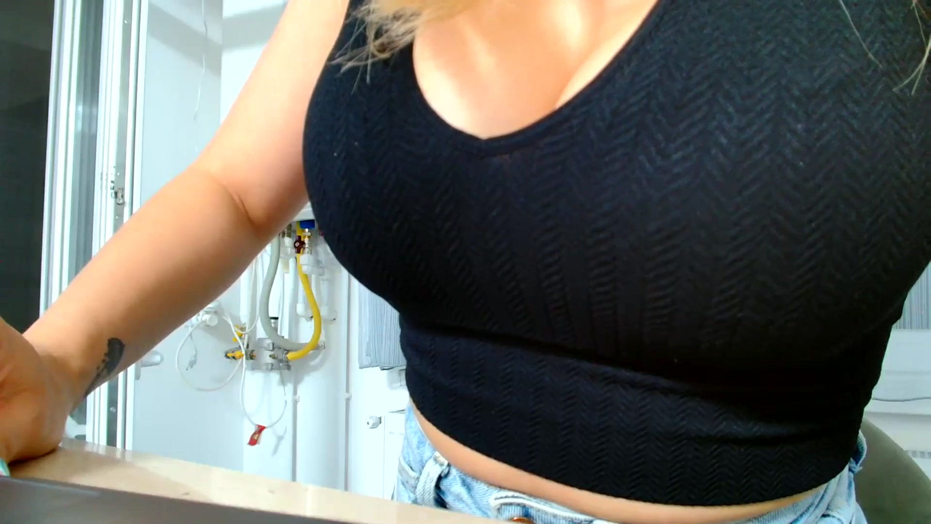 Gallery image thumbnail from Ana_Rose's myfreecams stream on, 07/06/2023, 19:54 image 20 of 20