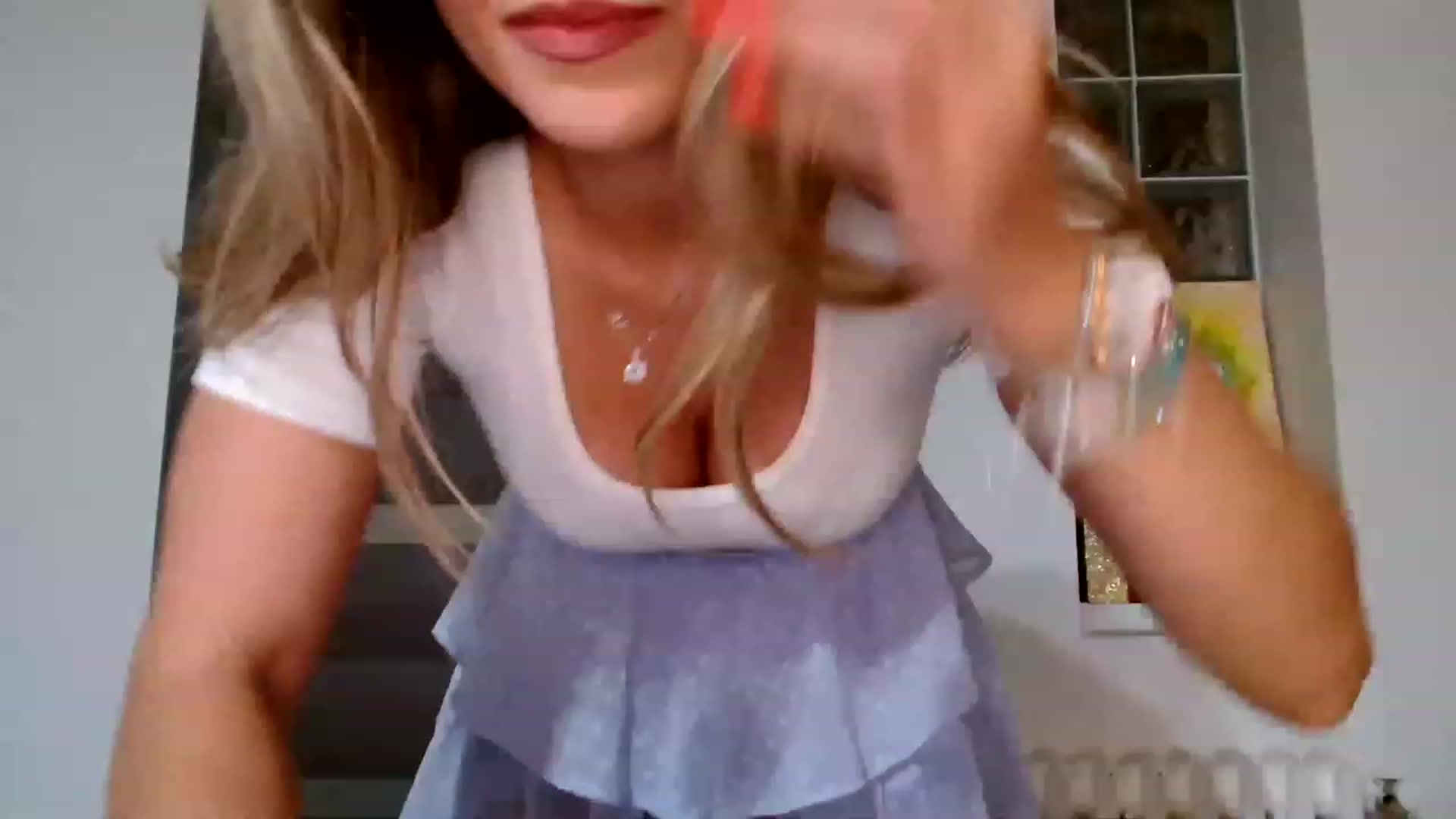 Gallery image thumbnail from Ana_Rose's myfreecams stream on, 07/26/2023, 22:14 image 3 of 20