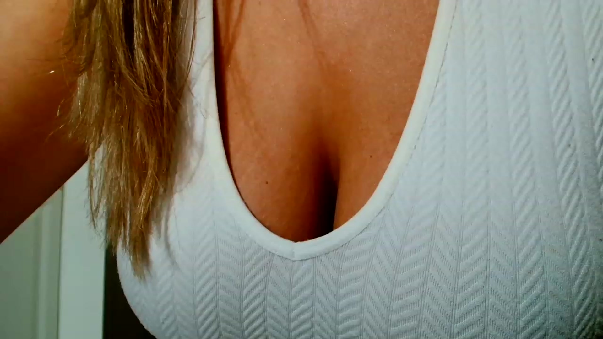 Gallery image thumbnail from Ana_Rose's myfreecams stream on, 07/30/2023, 02:56 image 19 of 20