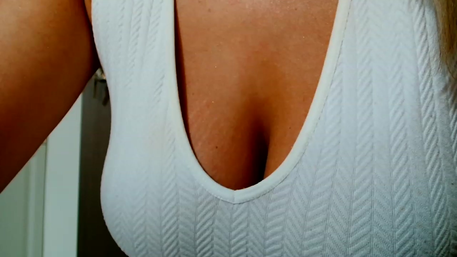 Gallery image thumbnail from Ana_Rose's myfreecams stream on, 07/30/2023, 02:56 image 20 of 20