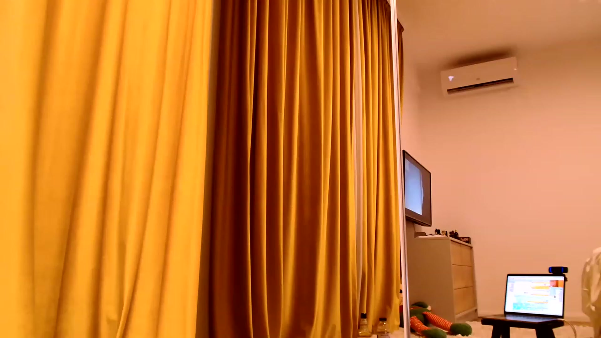 Gallery image thumbnail from Ana_Rose's myfreecams stream on, 08/06/2023, 01:49 image 17 of 20