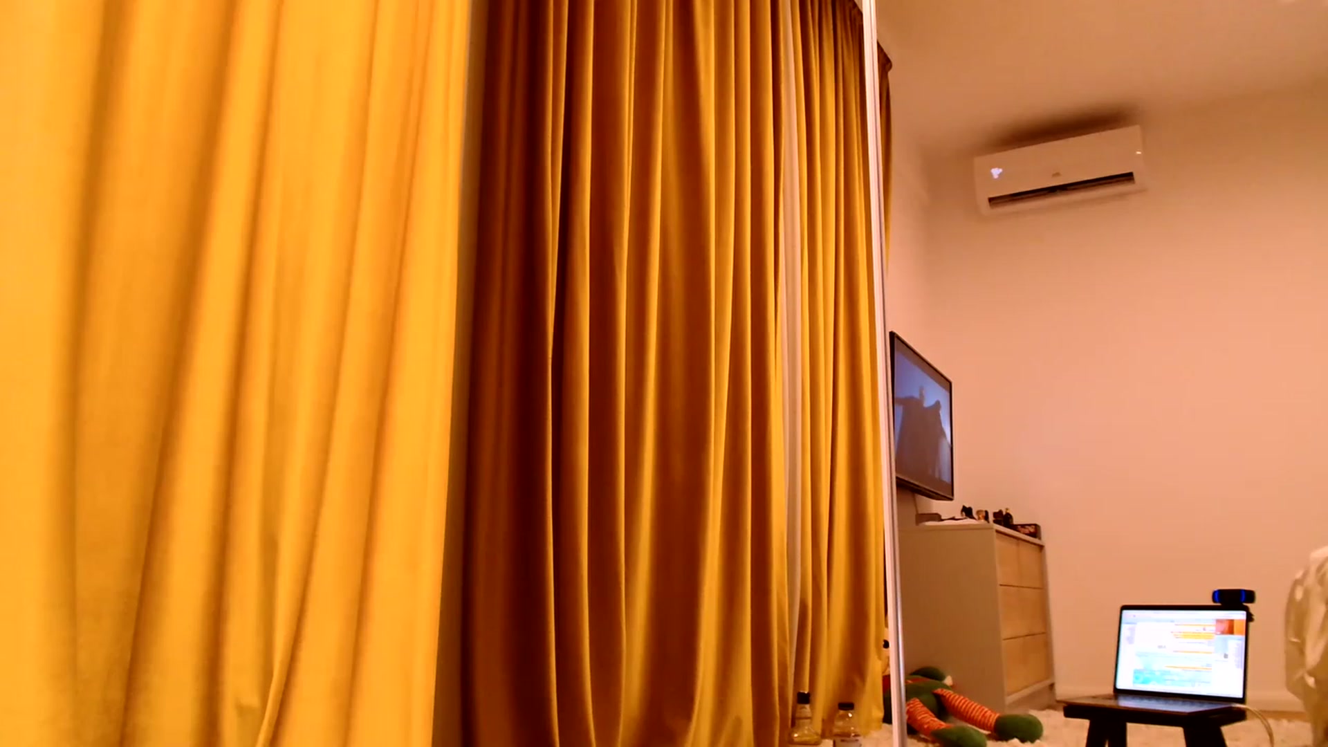 Gallery image thumbnail from Ana_Rose's myfreecams stream on, 08/06/2023, 01:49 image 19 of 20