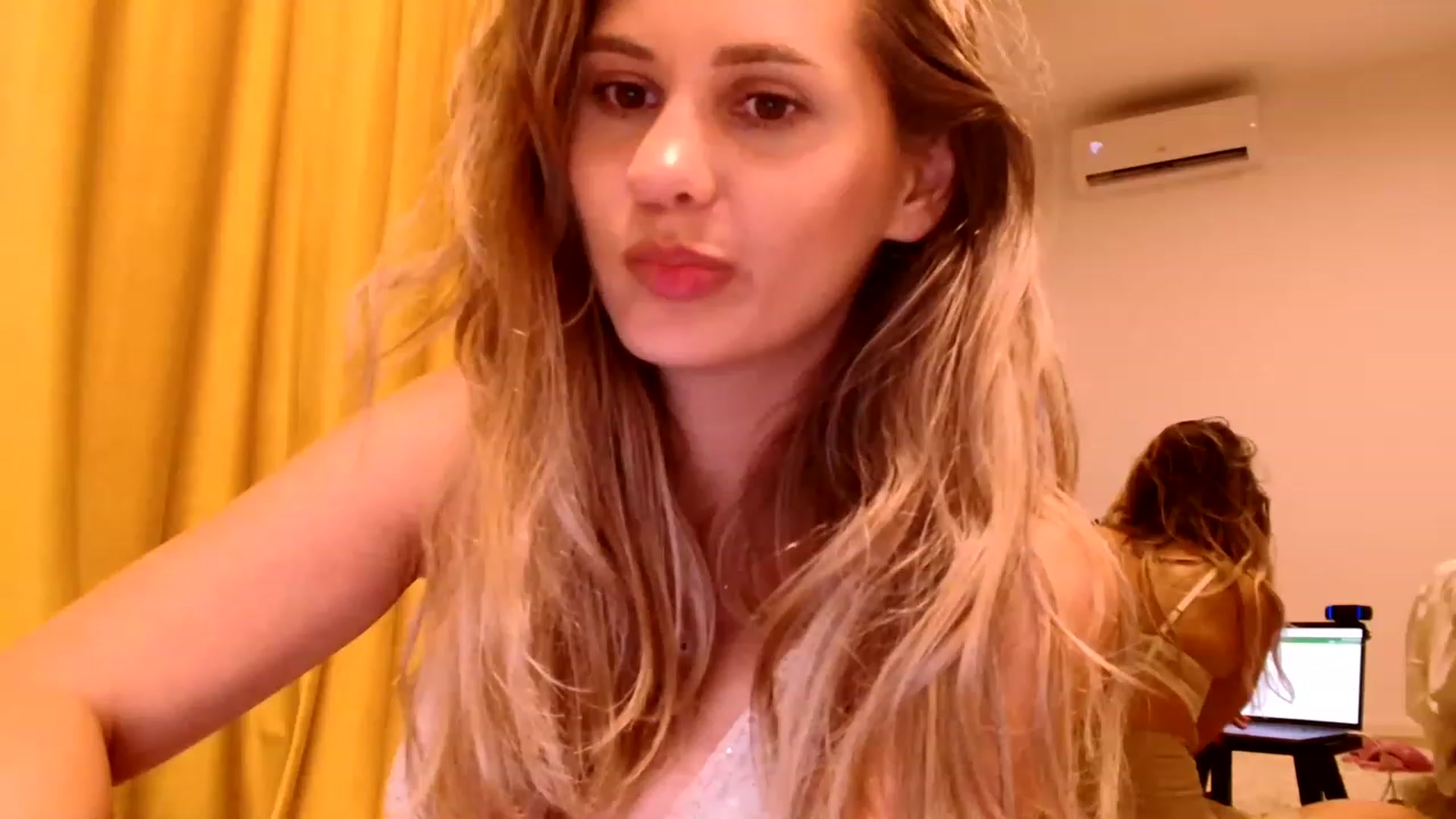 Gallery image thumbnail from Ana_Rose's myfreecams stream on, 08/06/2023, 01:49 image 20 of 20