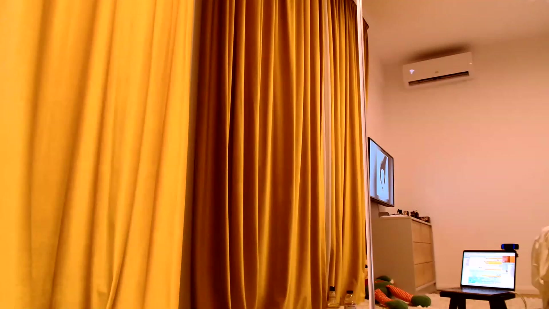 Gallery image thumbnail from Ana_Rose's myfreecams stream on, 08/06/2023, 01:49 image 13 of 20