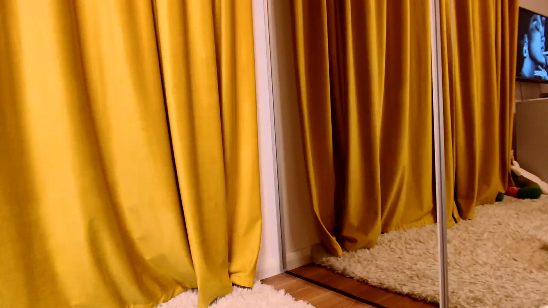 Gallery image thumbnail from Ana_Rose's myfreecams stream on, 08/11/2023, 23:30 image 5 of 20