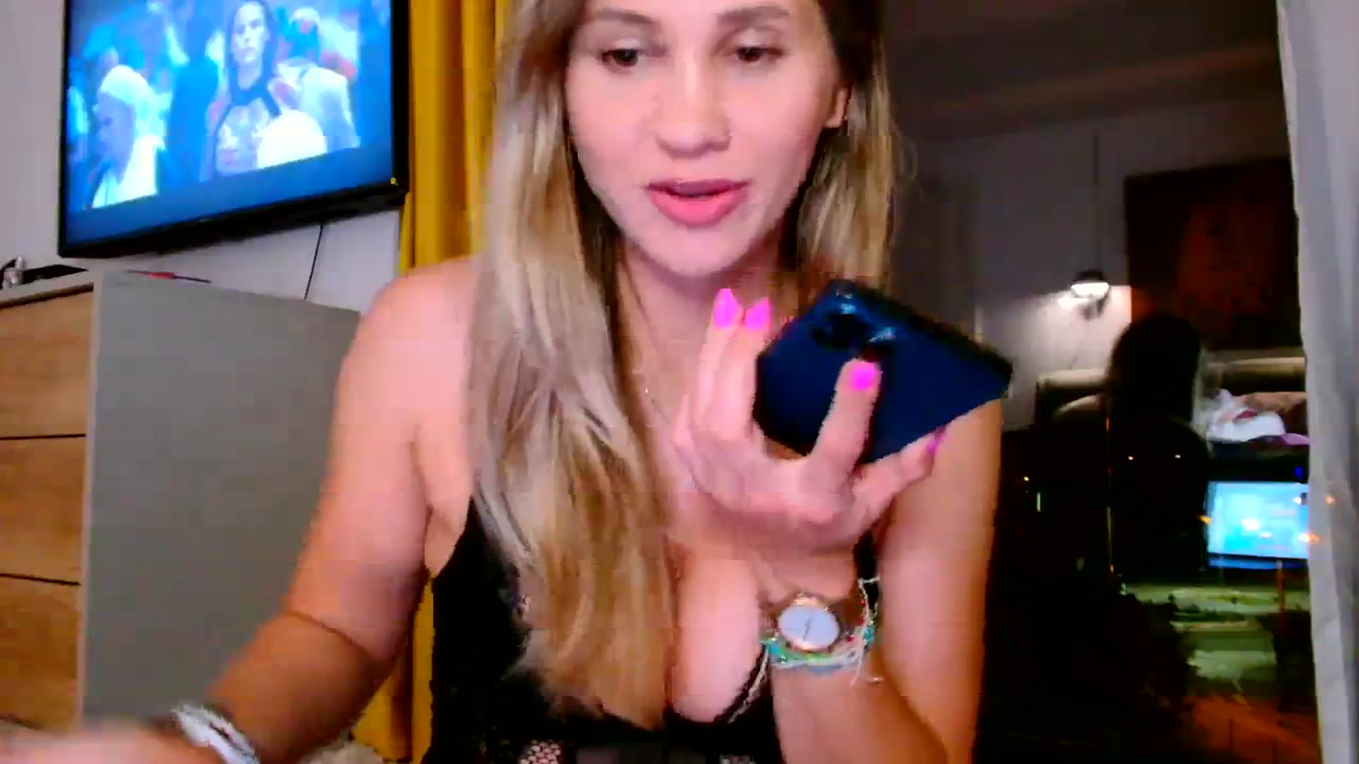 Gallery image thumbnail from Ana_Rose's myfreecams stream on, 08/13/2023, 01:48 image 4 of 20