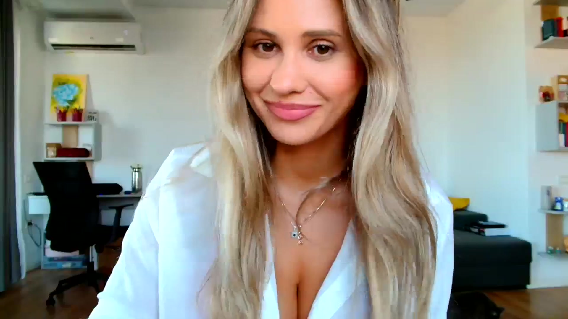 Gallery image thumbnail from Ana_Rose's myfreecams stream on, 09/11/2023, 14:53 image 7 of 20