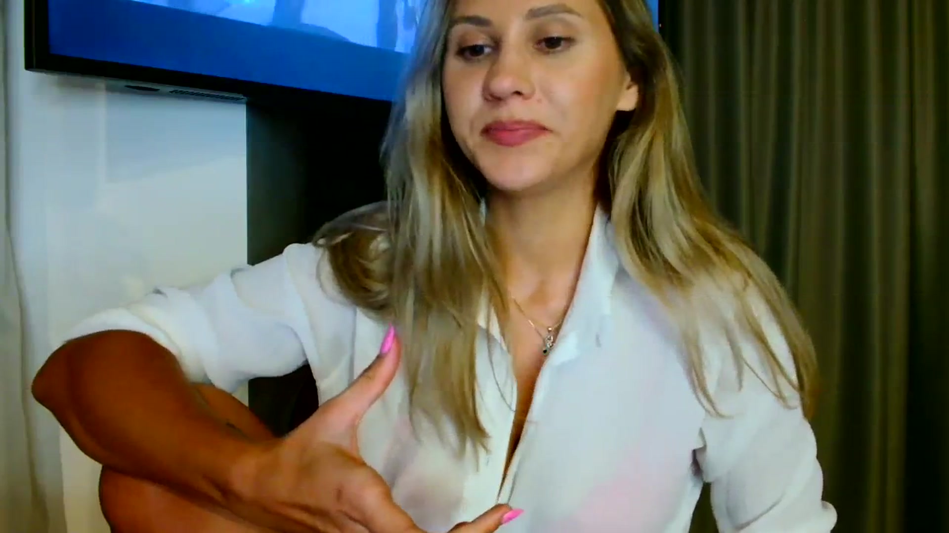 Gallery image thumbnail from Ana_Rose's myfreecams stream on, 09/11/2023, 18:48 image 3 of 20