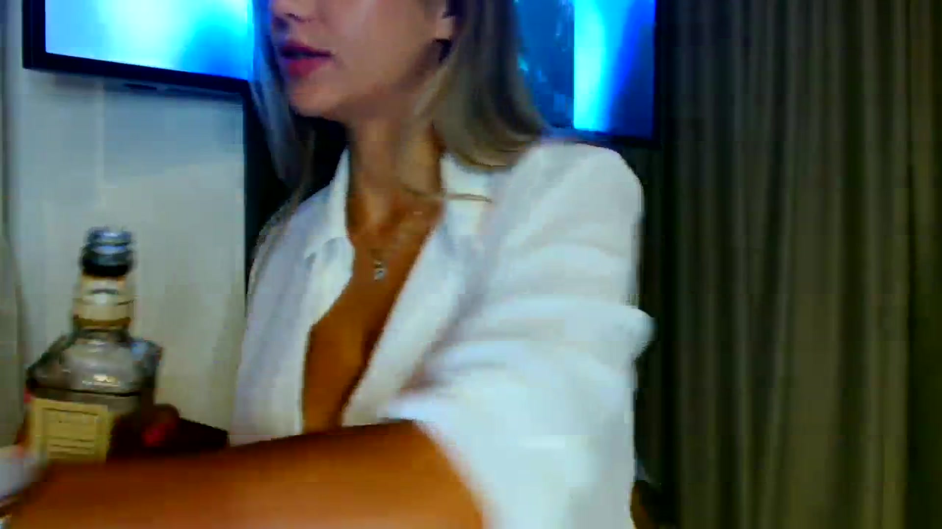 Gallery image thumbnail from Ana_Rose's myfreecams stream on, 09/11/2023, 18:48 image 6 of 20