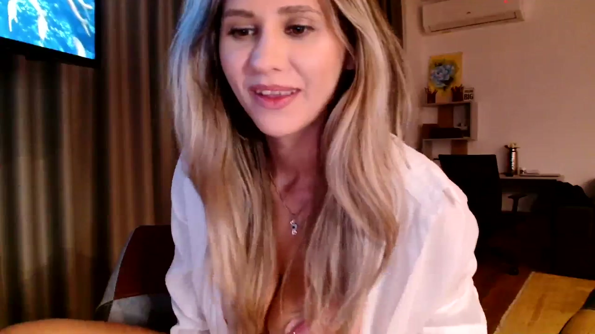 Gallery image thumbnail from Ana_Rose's myfreecams stream on, 09/17/2023, 20:35 image 20 of 20
