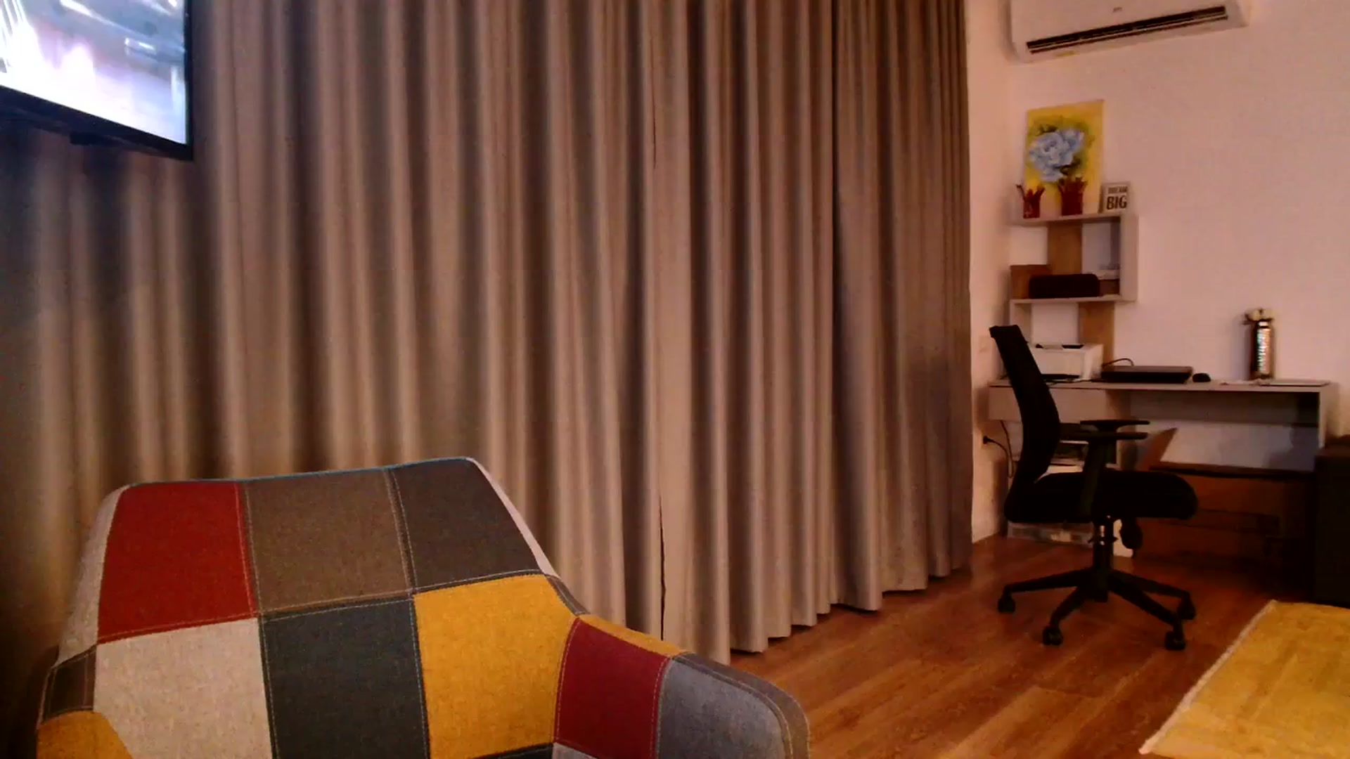Gallery image thumbnail from Ana_Rose's myfreecams stream on, 09/27/2023, 22:24 image 4 of 20