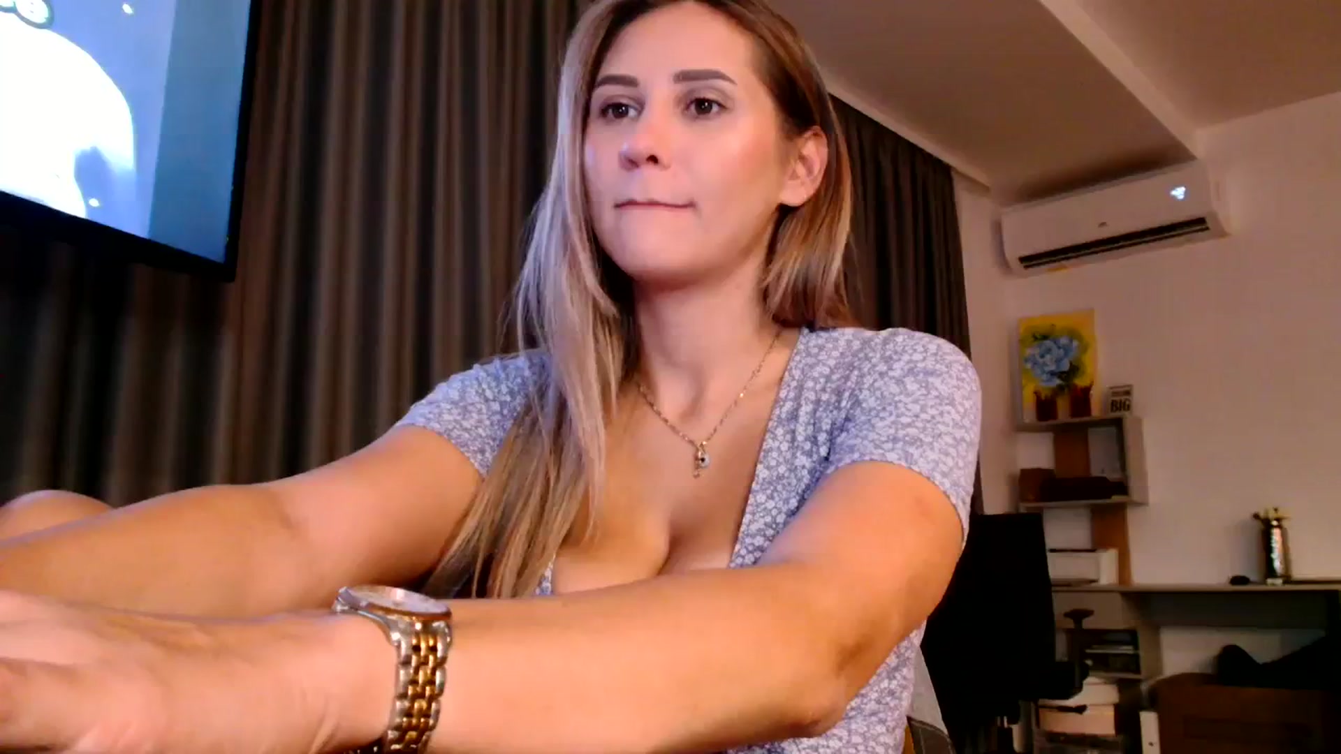 Gallery image thumbnail from Ana_Rose's myfreecams stream on, 10/20/2023, 22:32 image 16 of 20