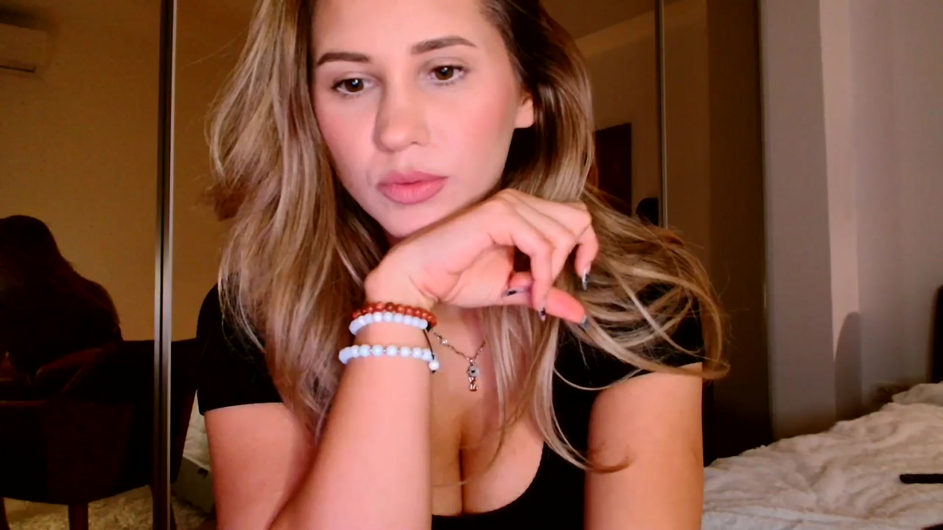 Gallery image thumbnail from Ana_Rose's myfreecams stream on, 11/05/2023, 20:01 image 10 of 20