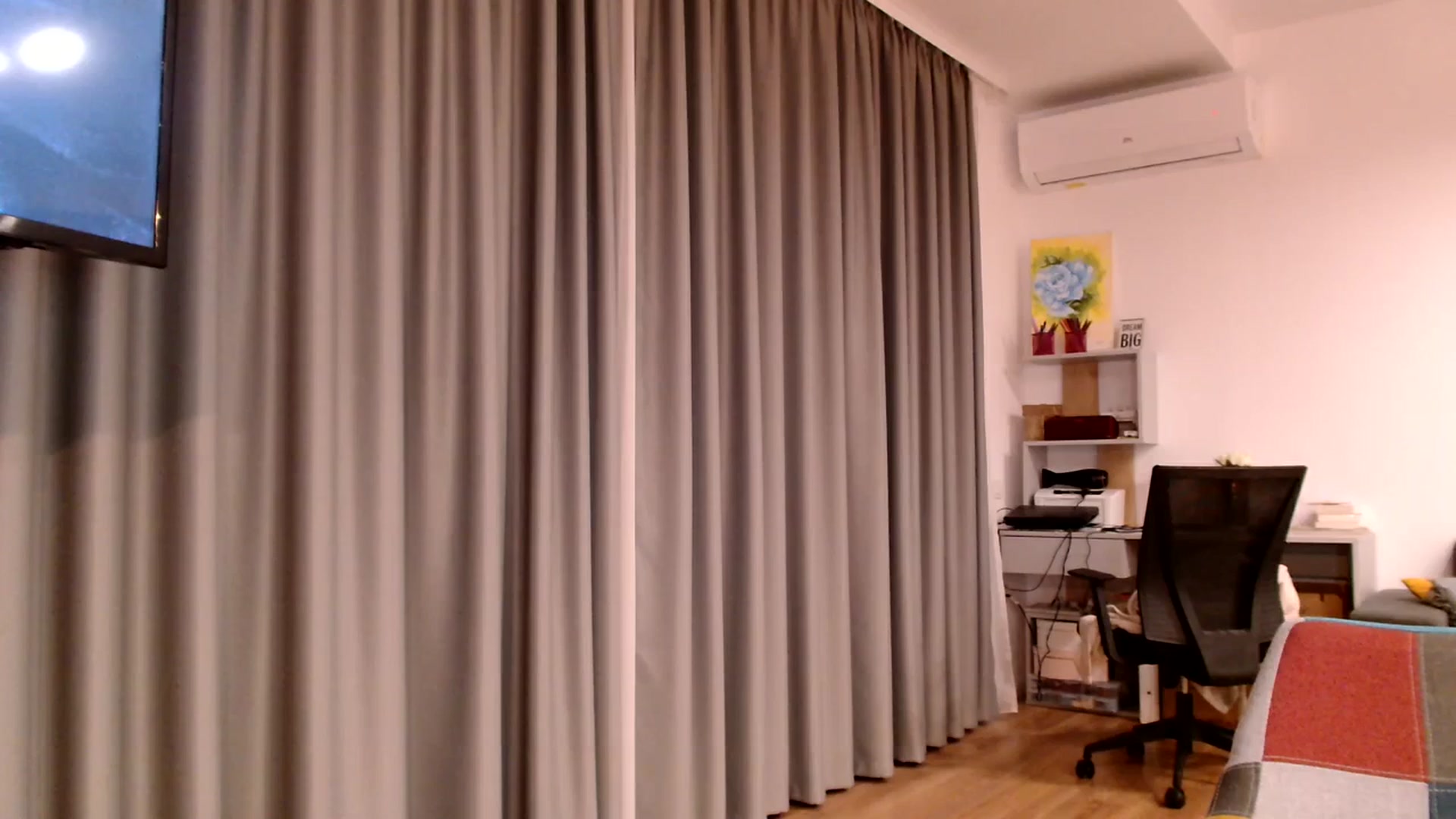 Gallery image thumbnail from Ana_Rose's myfreecams stream on, 11/20/2023, 15:37 image 1 of 20