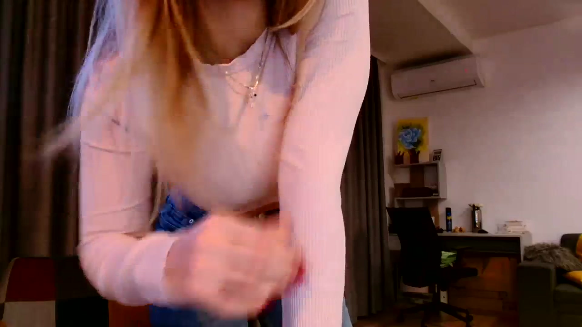 Gallery image thumbnail from Ana_Rose's myfreecams stream on, 11/21/2023, 16:23 image 10 of 20