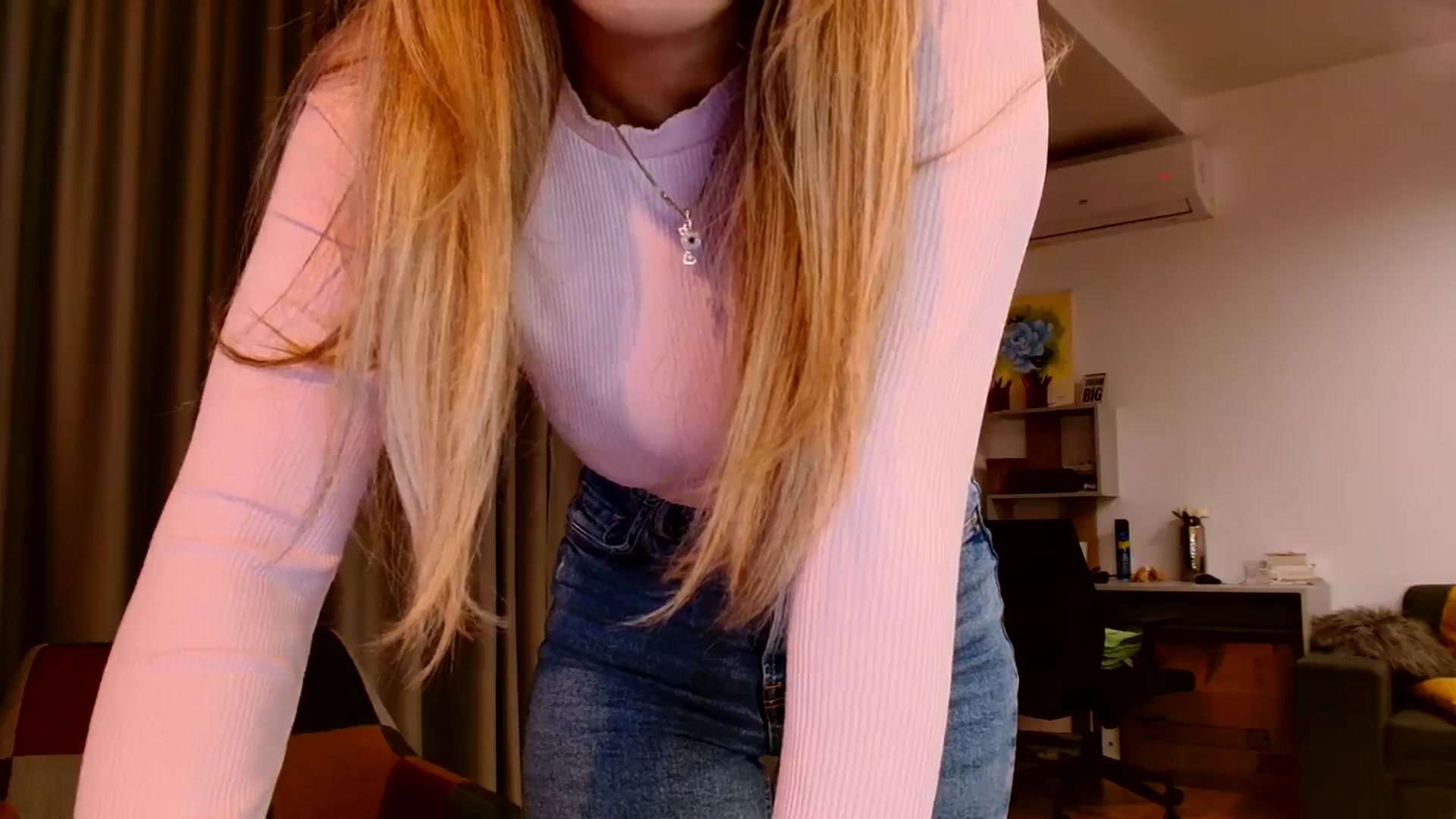 Gallery image thumbnail from Ana_Rose's myfreecams stream on, 11/21/2023, 16:23 image 7 of 20