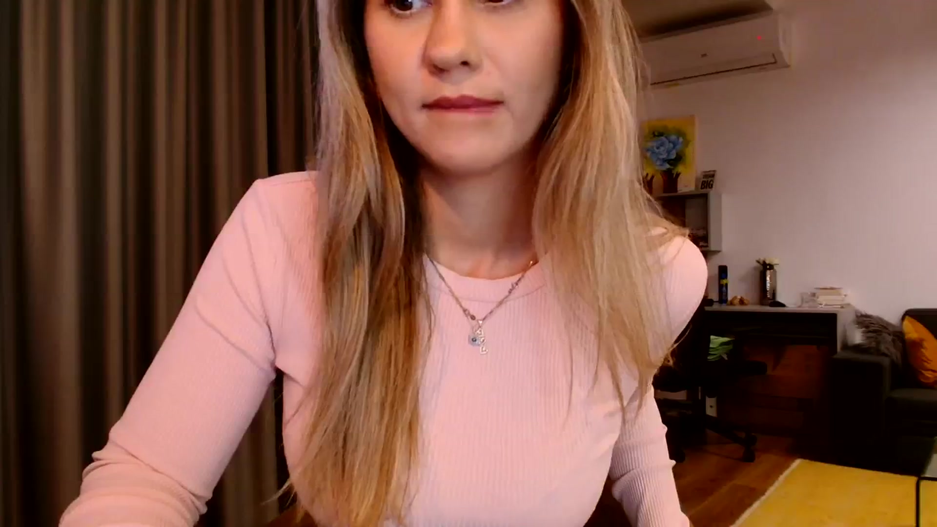 Gallery image thumbnail from Ana_Rose's myfreecams stream on, 11/21/2023, 18:15 image 15 of 20