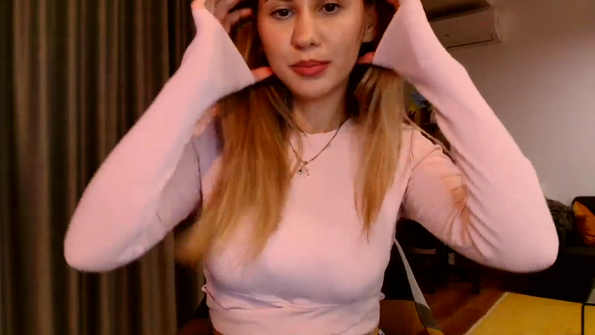 Gallery image thumbnail from Ana_Rose's myfreecams stream on, 11/21/2023, 18:15 image 13 of 20