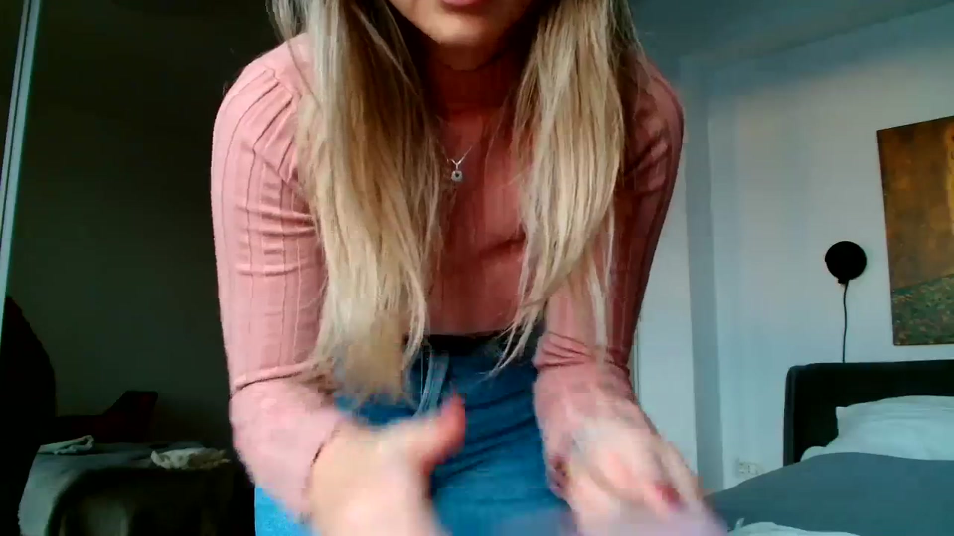 Gallery image thumbnail from Ana_Rose's myfreecams stream on, 12/04/2023, 14:02 image 17 of 20