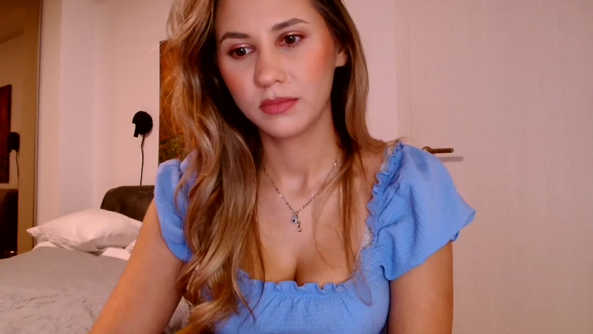 Gallery image thumbnail from Ana_Rose's myfreecams stream on, 12/06/2023, 17:32 image 6 of 20
