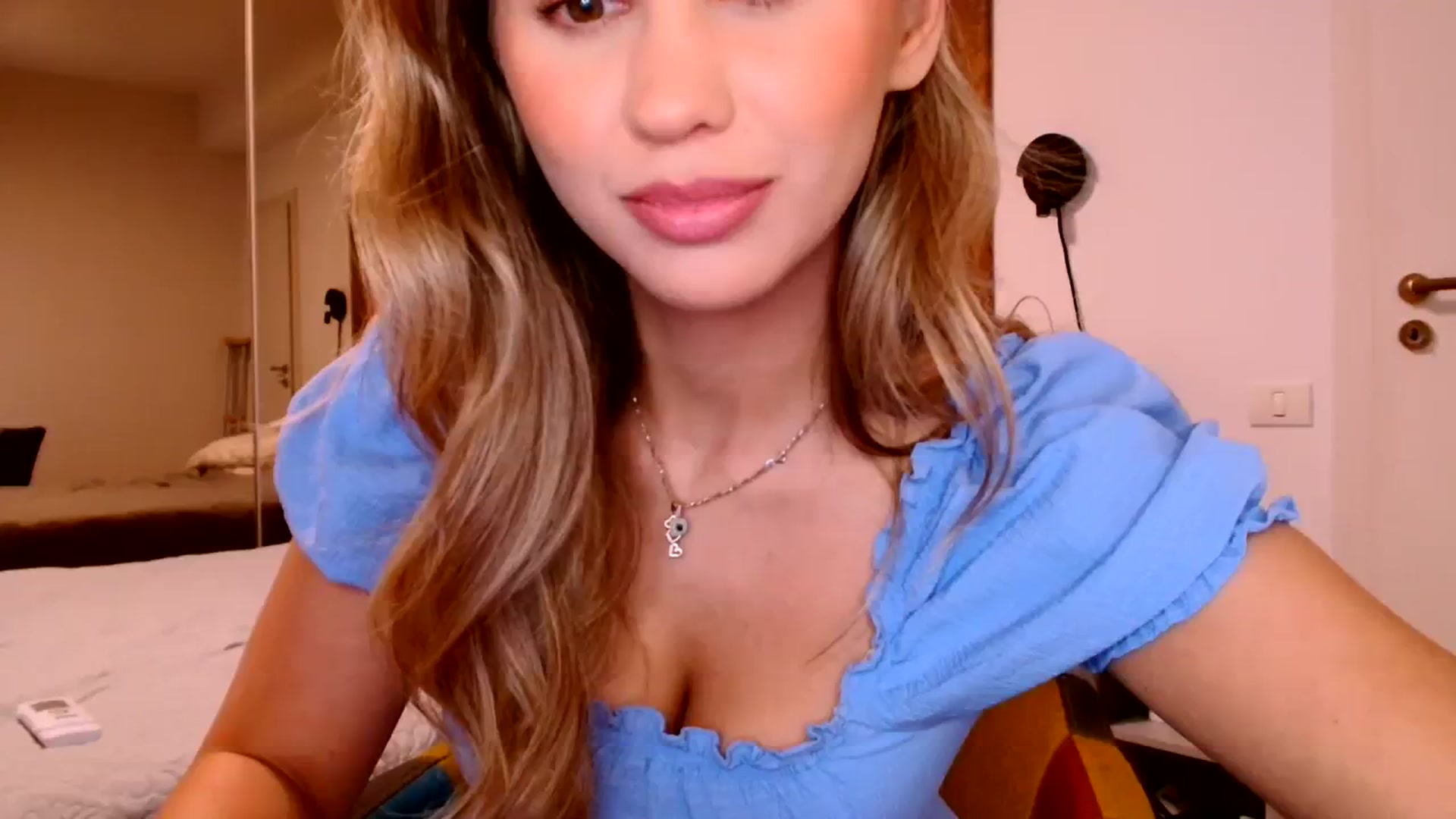 Gallery image thumbnail from Ana_Rose's myfreecams stream on, 12/06/2023, 18:33 image 1 of 20