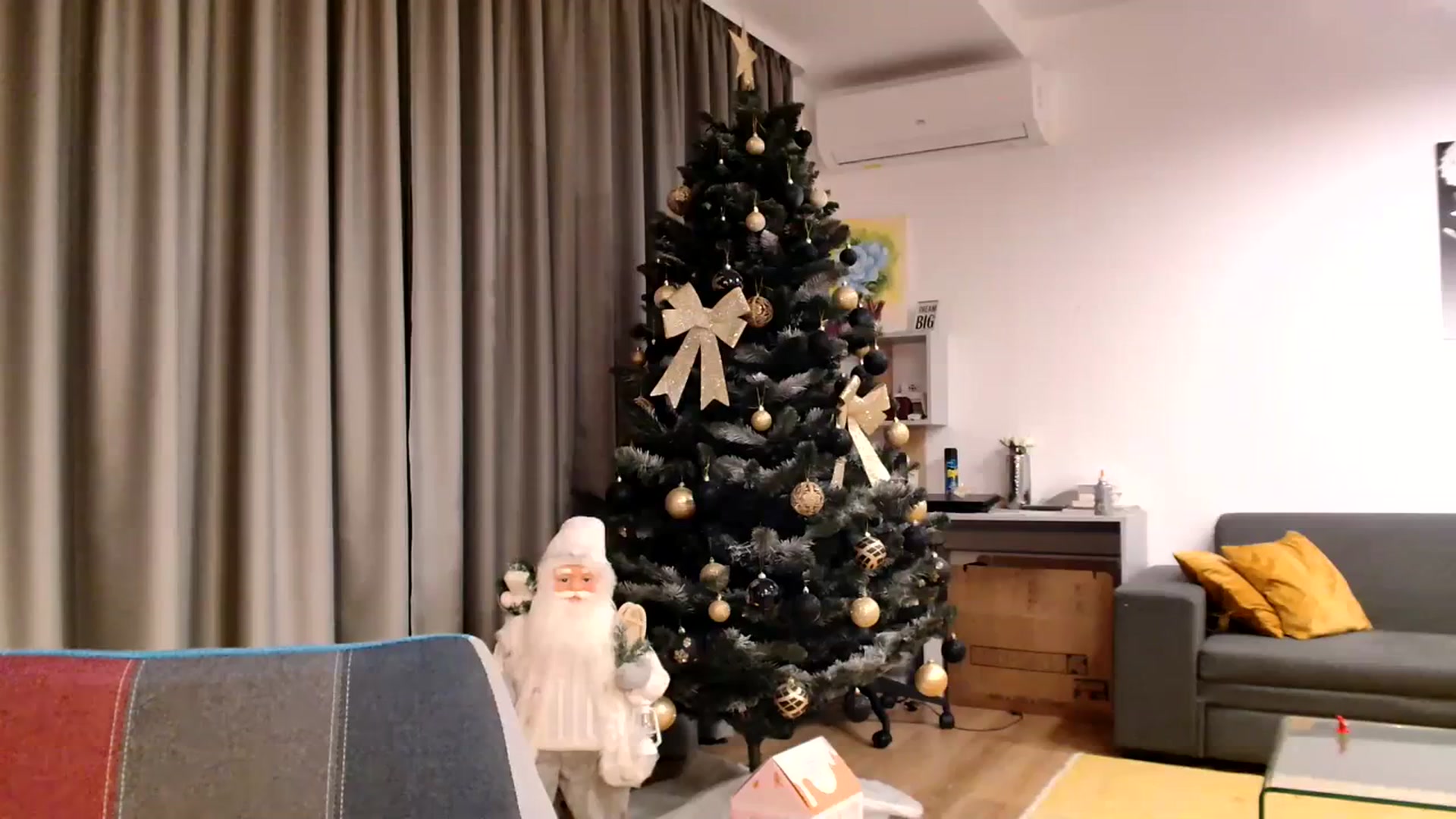 Gallery image thumbnail from Ana_Rose's myfreecams stream on, 12/06/2023, 20:55 image 7 of 20