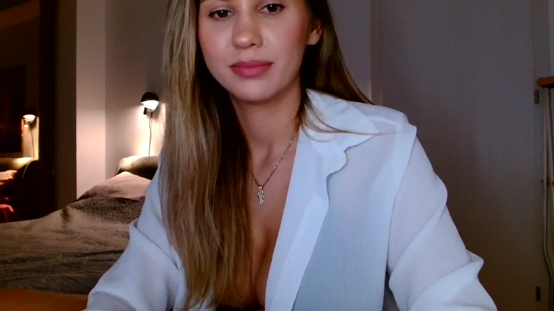 Gallery image thumbnail from Ana_Rose's myfreecams stream on, 12/14/2023, 23:03 image 17 of 20
