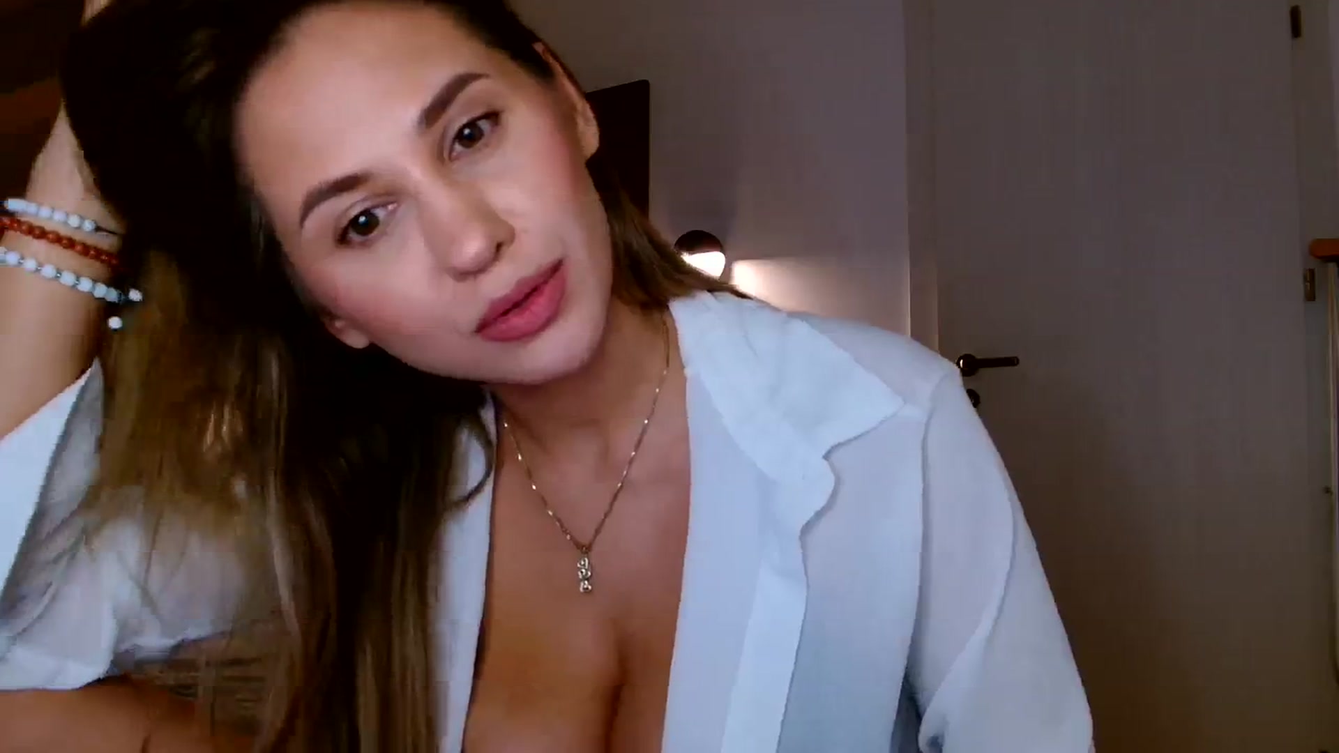 Gallery image thumbnail from Ana_Rose's myfreecams stream on, 12/14/2023, 23:03 image 6 of 20