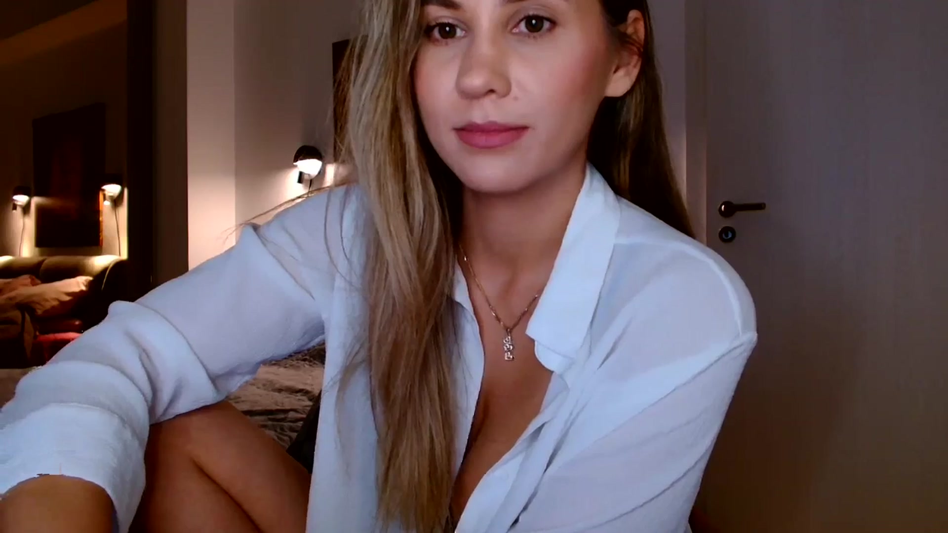 Gallery image thumbnail from Ana_Rose's myfreecams stream on, 12/15/2023, 24:09 image 6 of 20