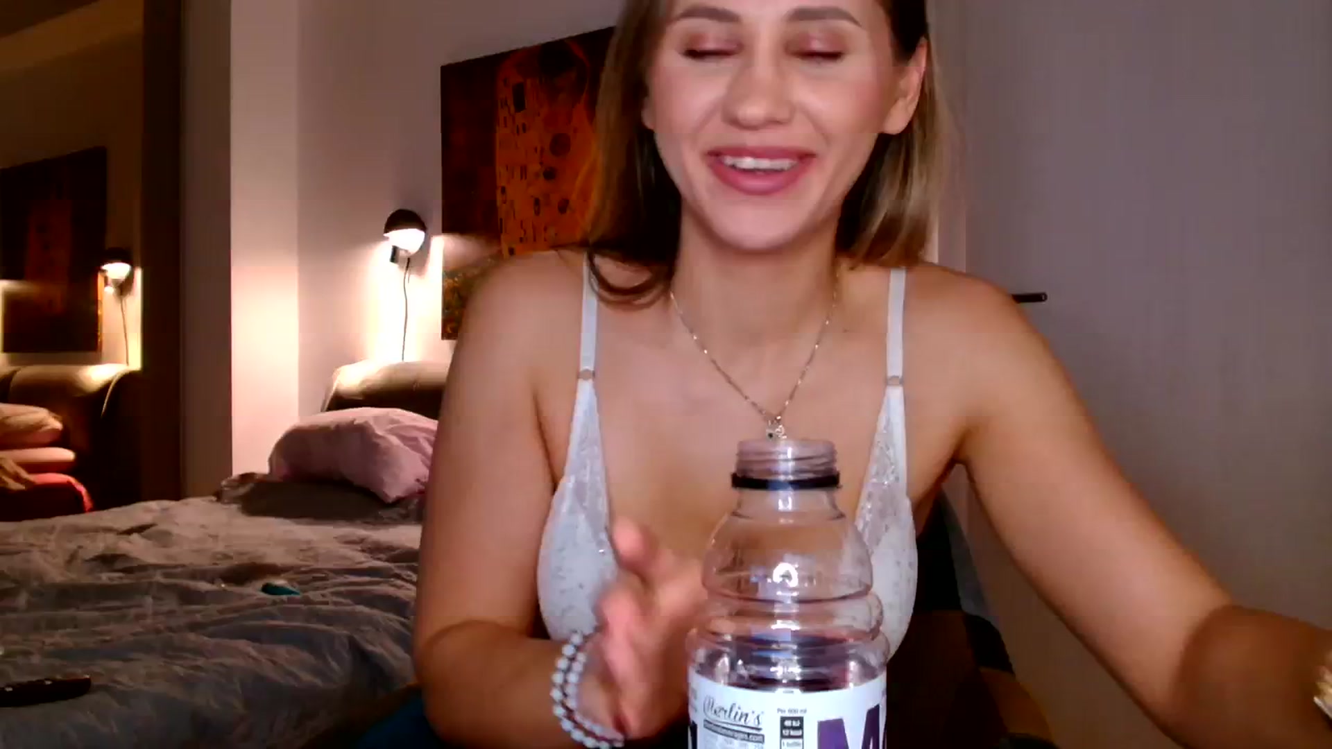 Gallery image thumbnail from Ana_Rose's myfreecams stream on, 12/16/2023, 01:08 image 19 of 20