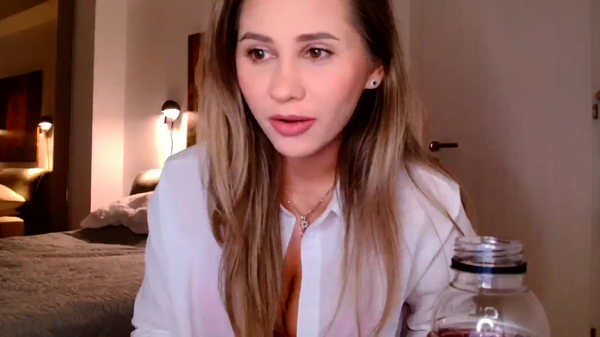 Gallery image thumbnail from Ana_Rose's myfreecams stream on, 12/31/2023, 24:01 image 8 of 20
