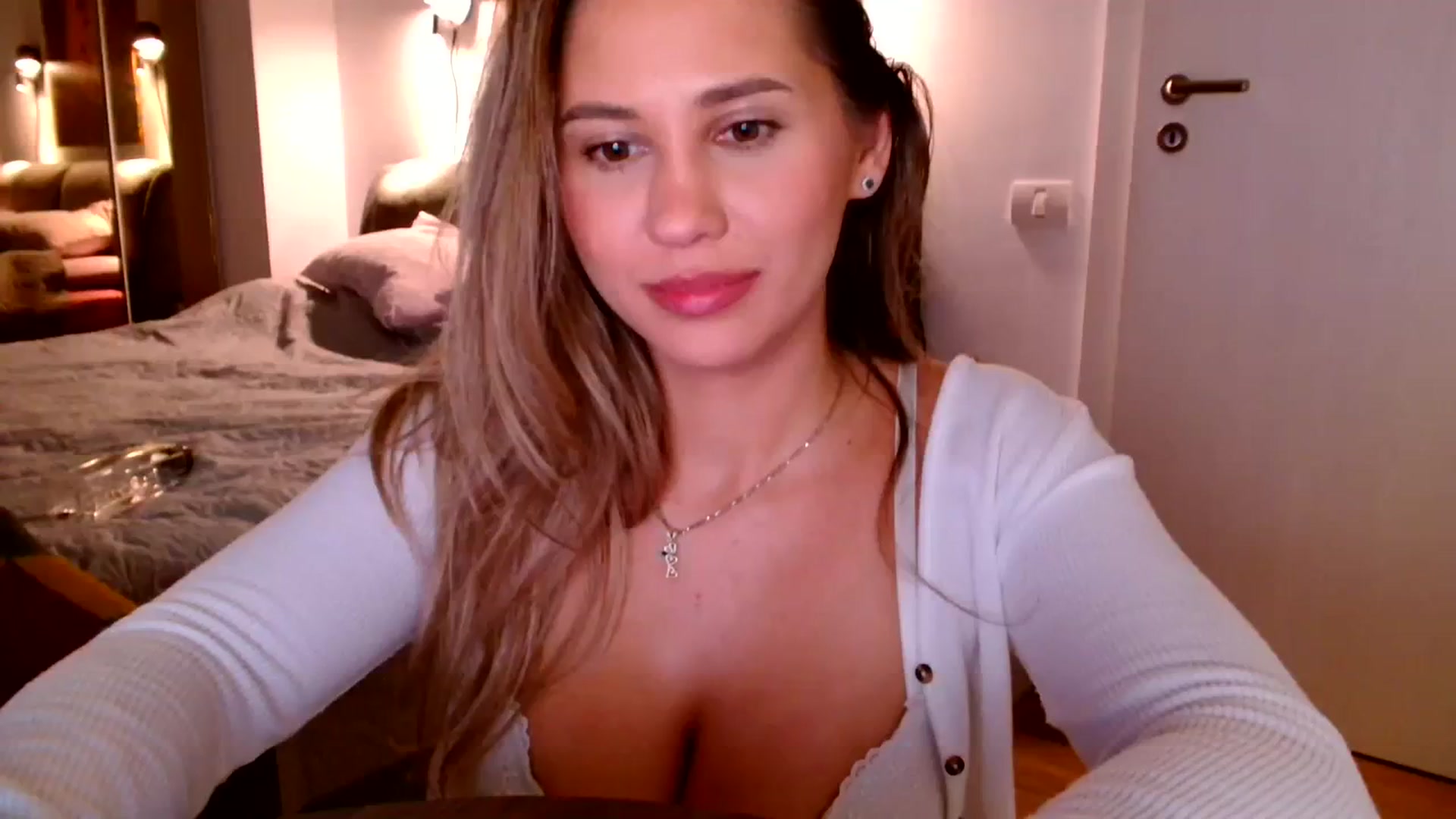 Gallery image thumbnail from Ana_Rose's myfreecams stream on, 01/01/2024, 23:10 image 18 of 20