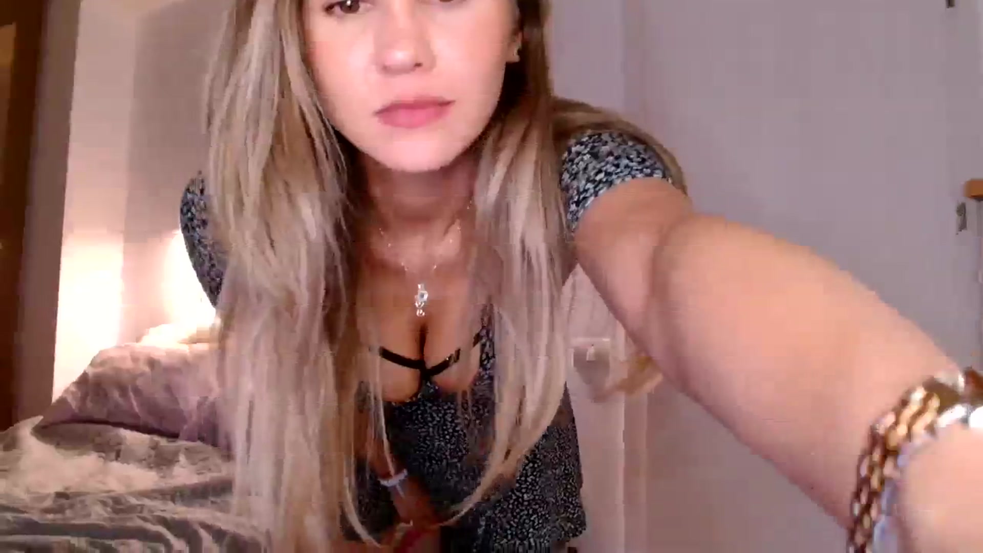 Gallery image thumbnail from Ana_Rose's myfreecams stream on, 01/03/2024, 24:02 image 11 of 20