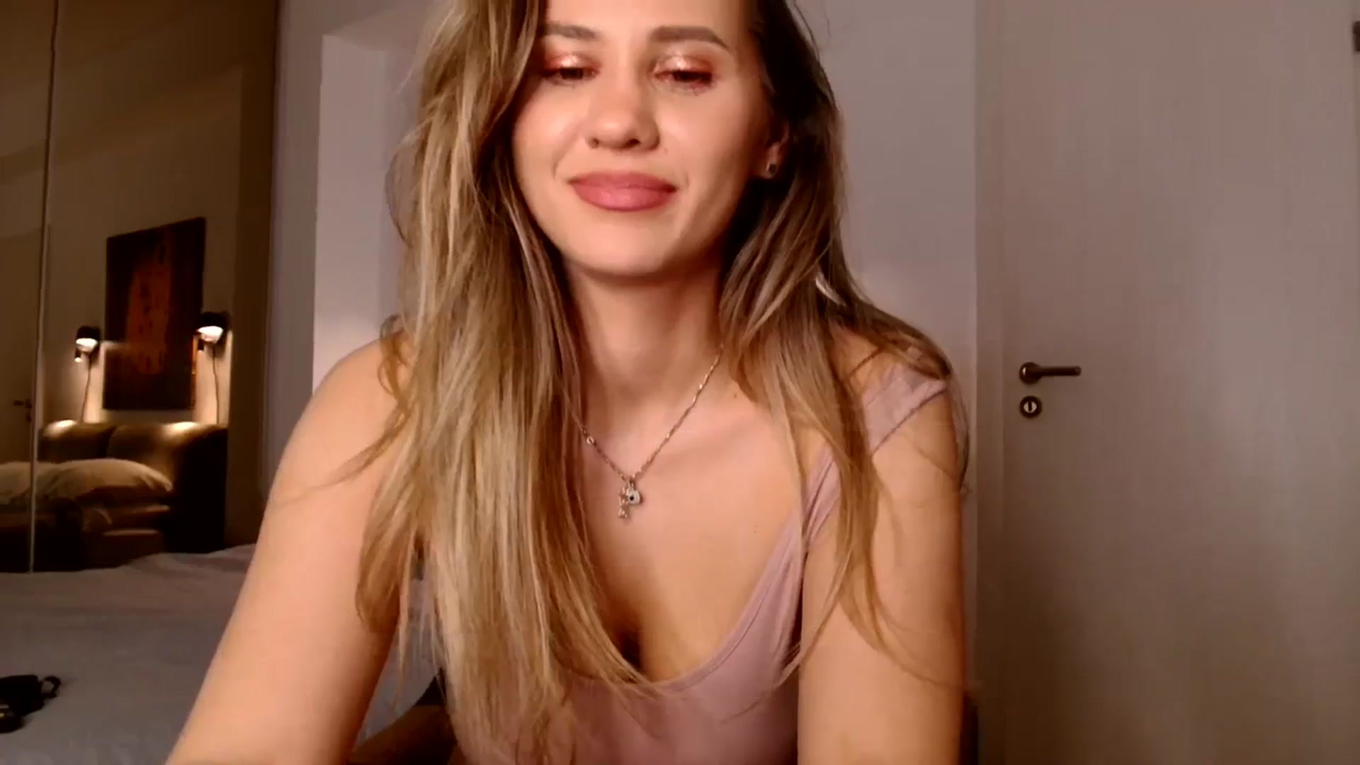 Gallery image thumbnail from Ana_Rose's myfreecams stream on, 02/18/2024, 24:01 image 16 of 20