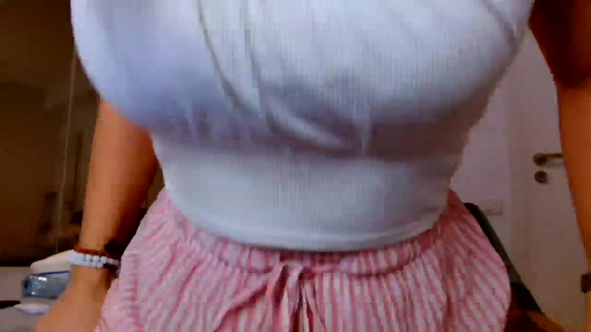 Gallery image thumbnail from Ana_Rose's myfreecams stream on, 02/21/2024, 23:17 image 13 of 20