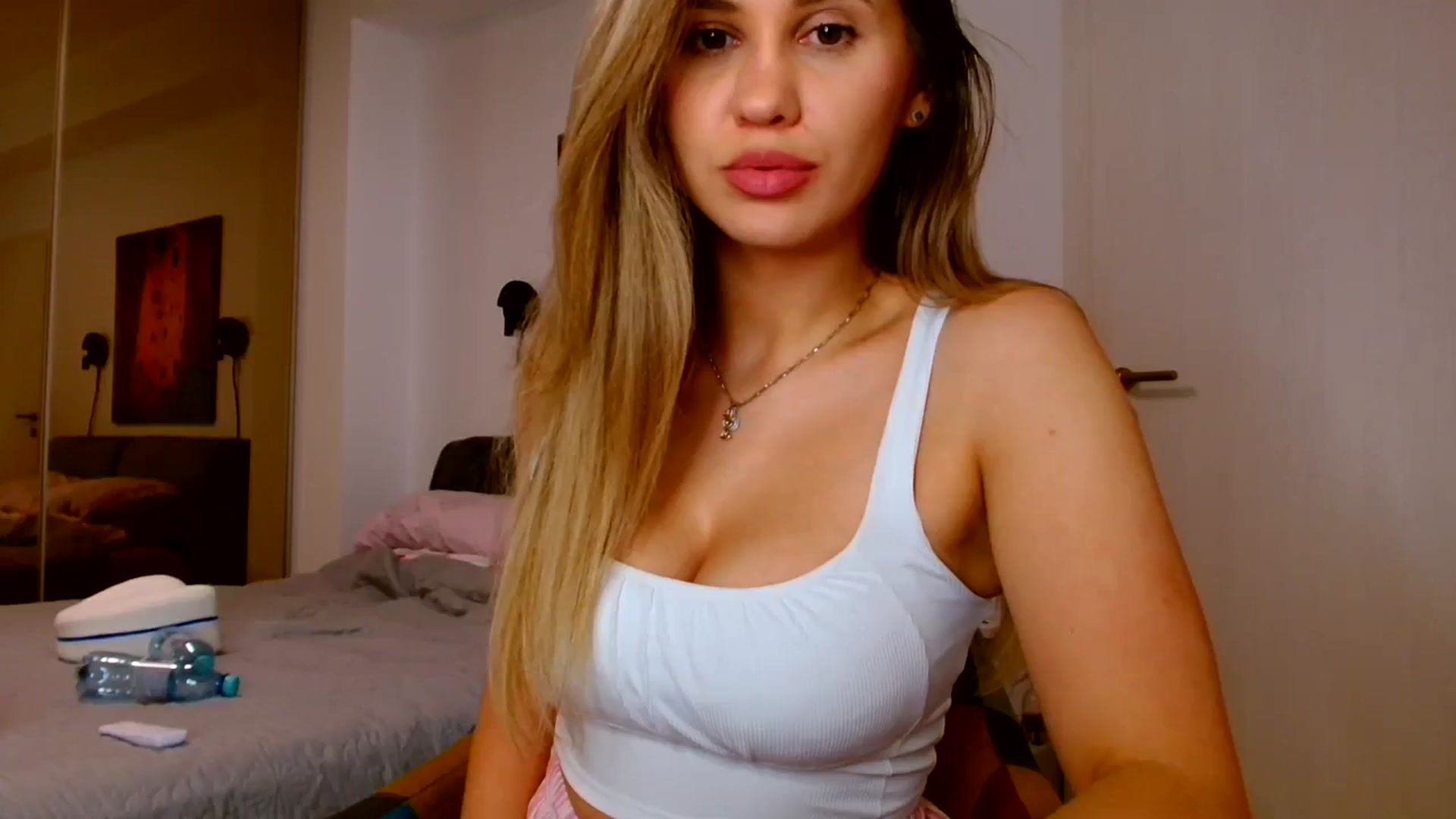 Gallery image thumbnail from Ana_Rose's myfreecams stream on, 02/21/2024, 23:17 image 1 of 20