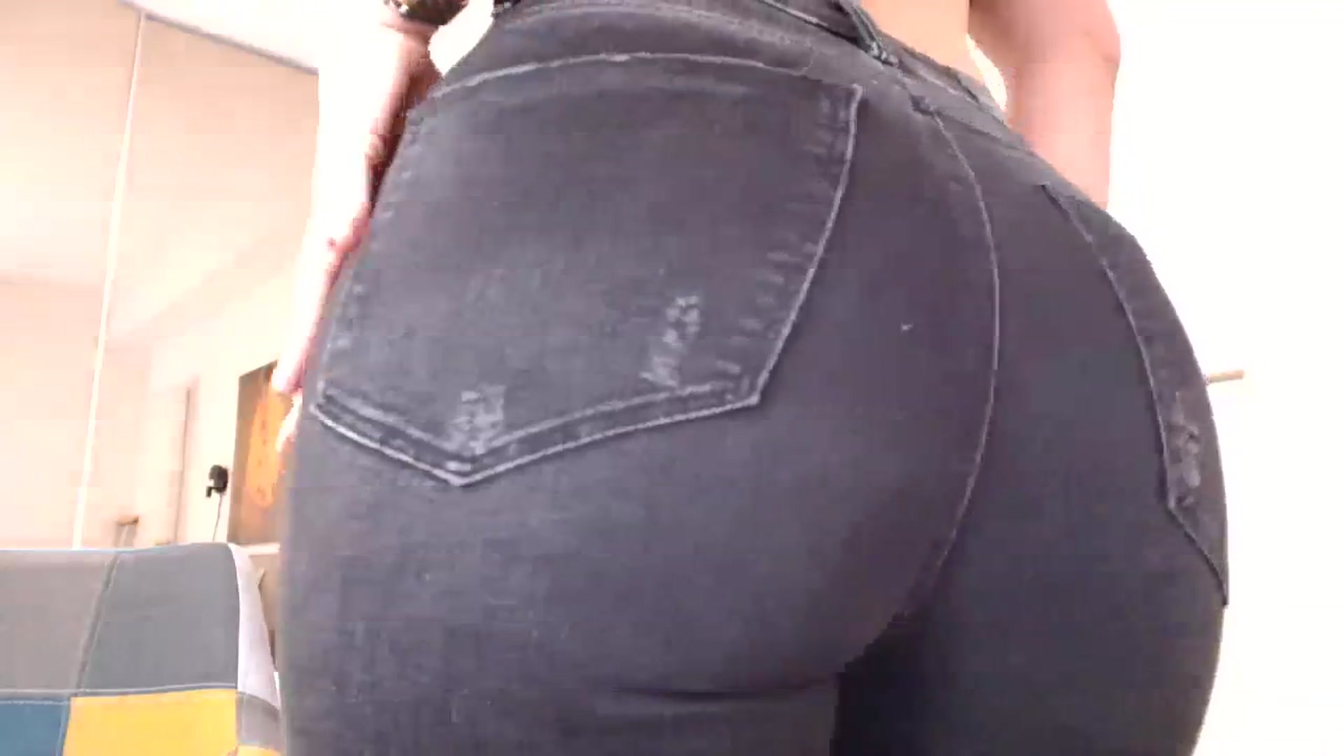 Gallery image thumbnail from Ana_Rose's myfreecams stream on, 03/10/2024, 01:39 image 12 of 20