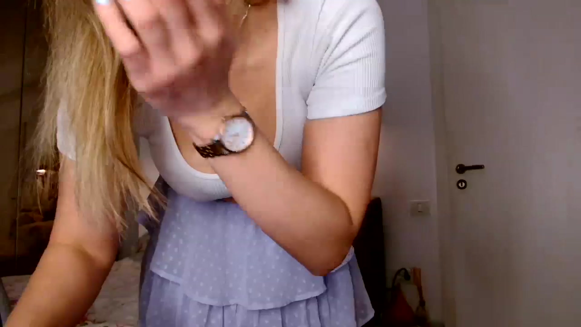 Gallery image thumbnail from Ana_Rose's myfreecams stream on, 04/12/2024, 22:28 image 15 of 20