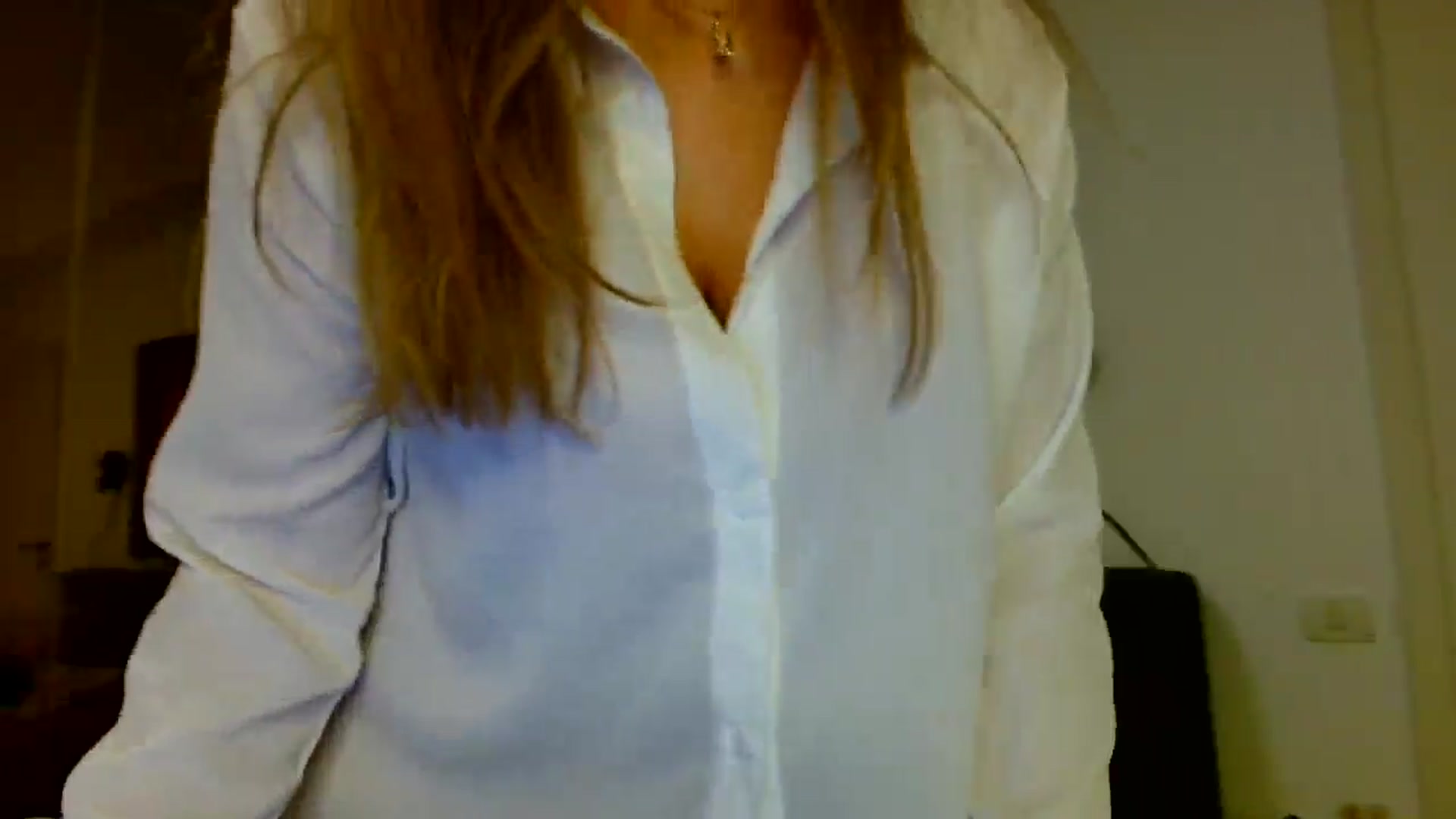 Gallery image thumbnail from Ana_Rose's myfreecams stream on, 06/22/2024, 22:40 image 17 of 20