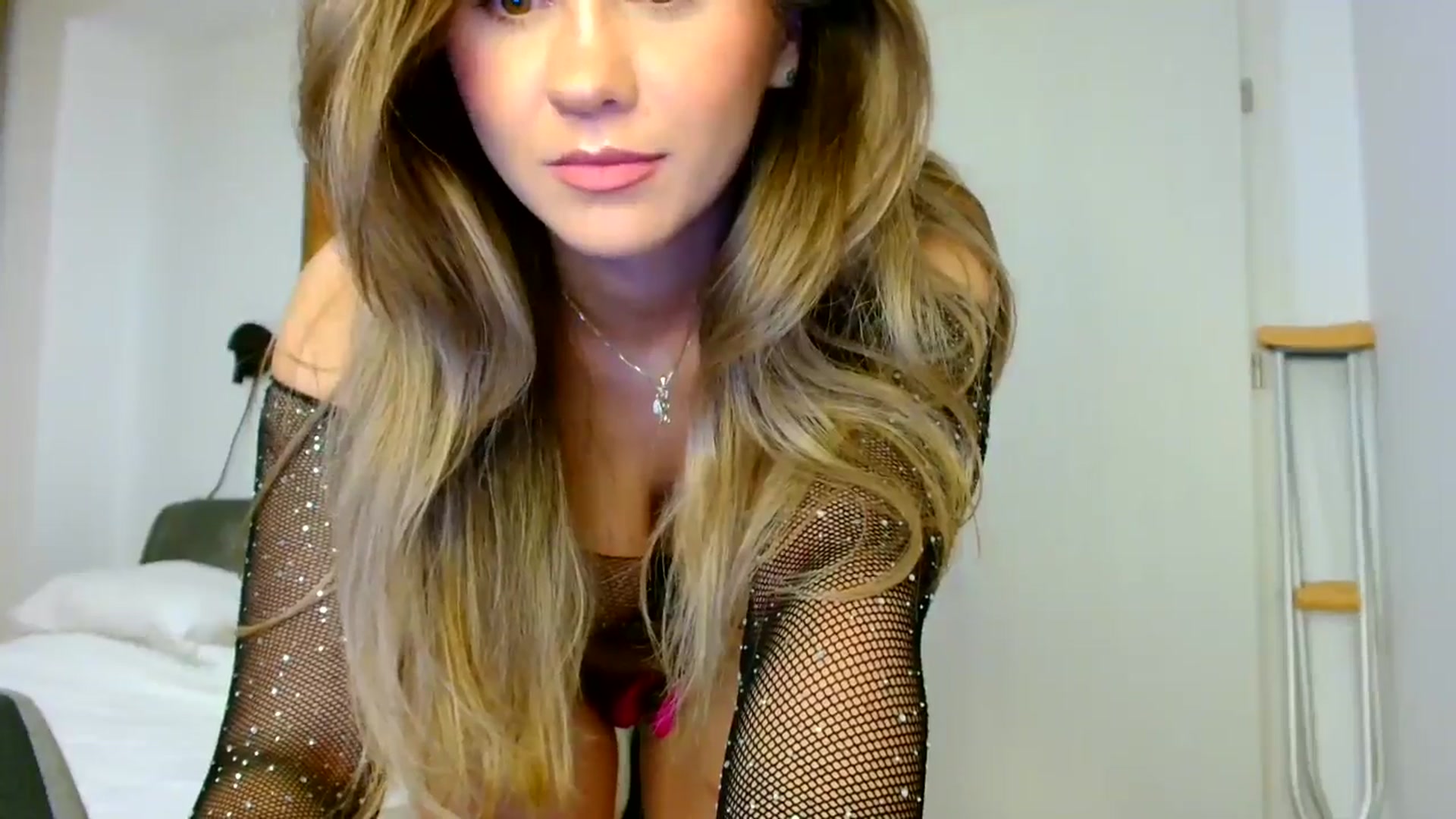 Gallery image thumbnail from Ana_Rose's myfreecams stream on, 06/29/2024, 21:11 image 12 of 20