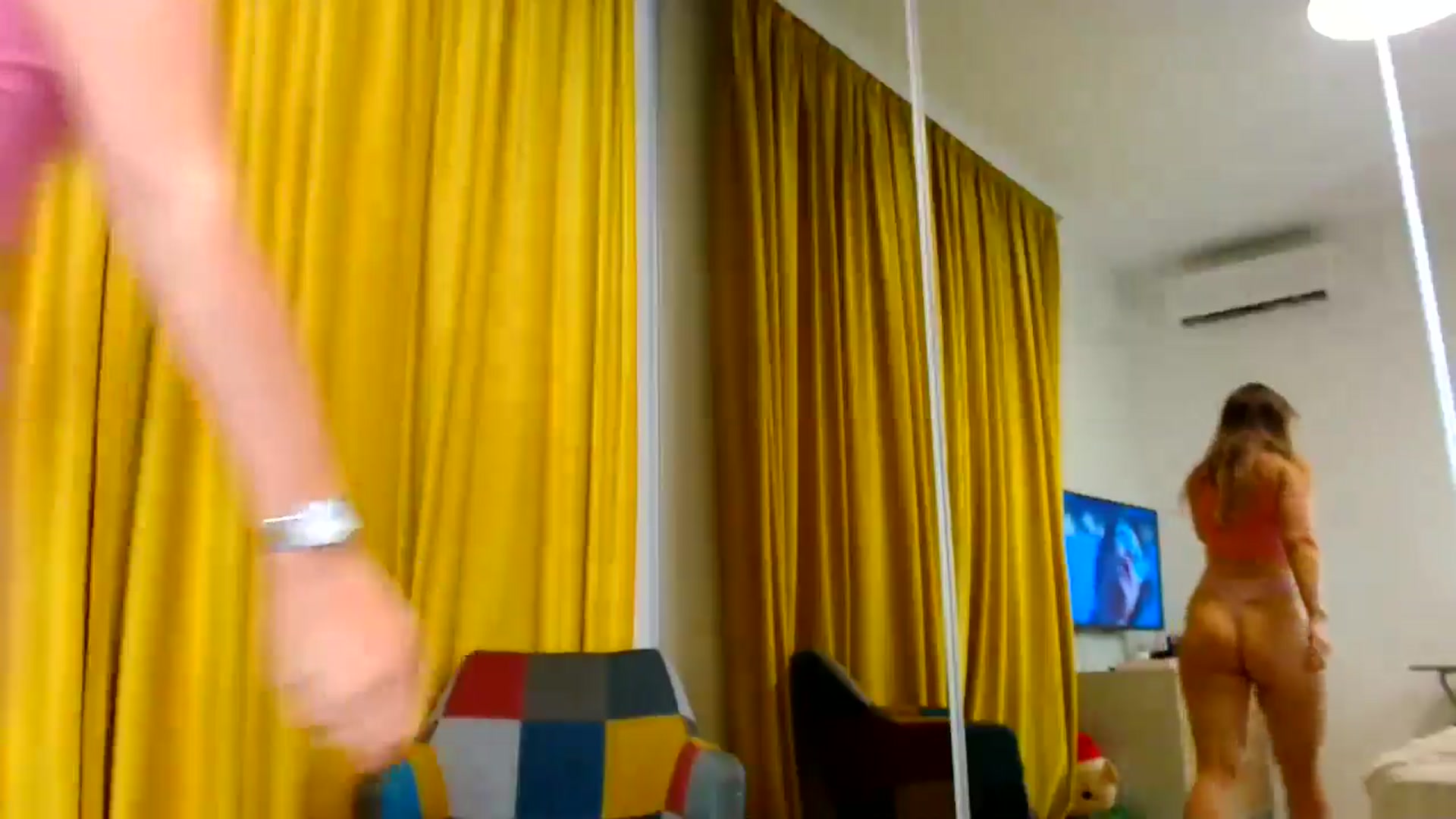 Gallery image thumbnail from Ana_Rose's myfreecams stream on, 07/07/2024, 20:29 image 12 of 20
