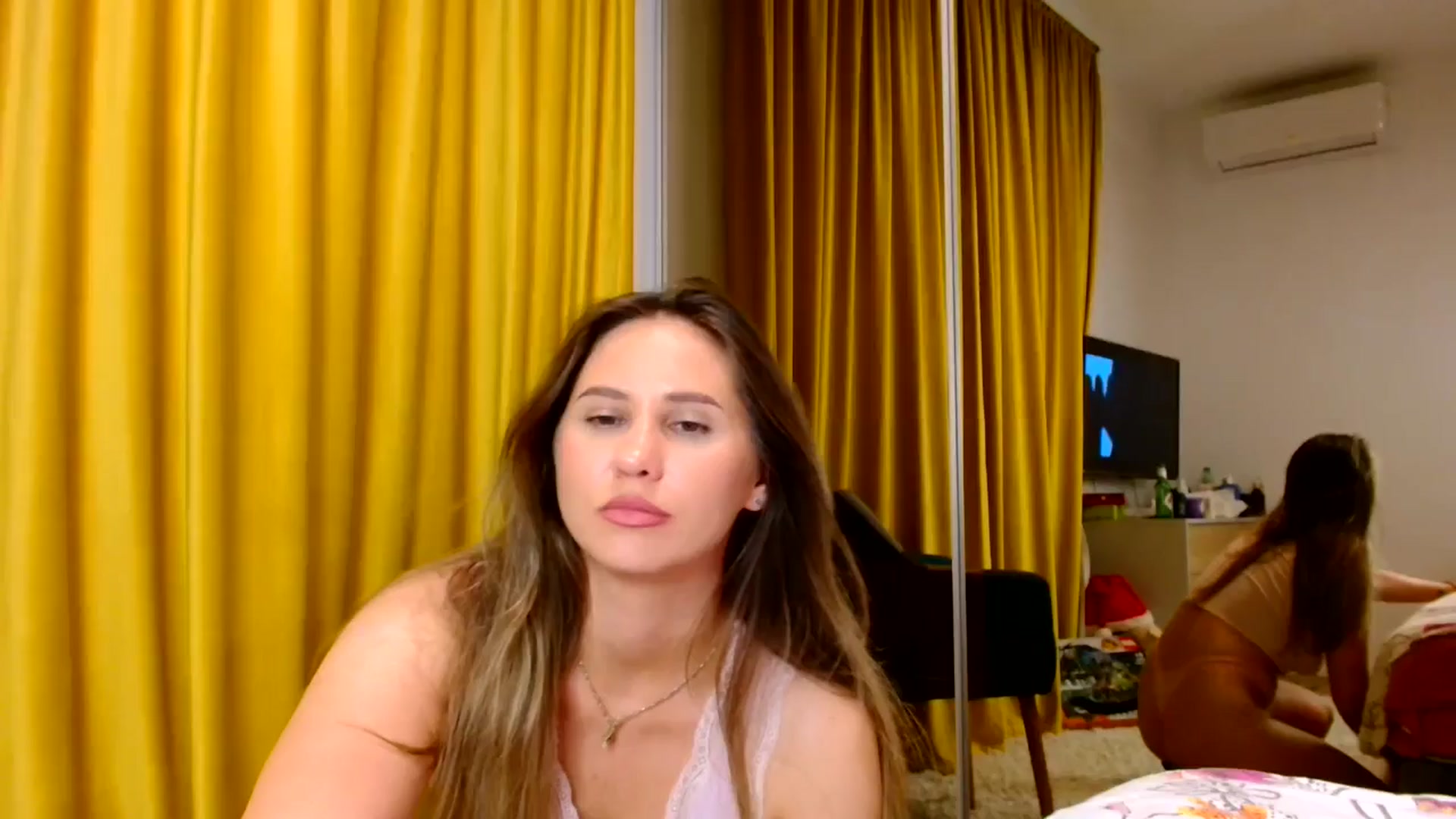 Gallery image thumbnail from Ana_Rose's myfreecams stream on, 08/08/2024, 22:32 image 1 of 20