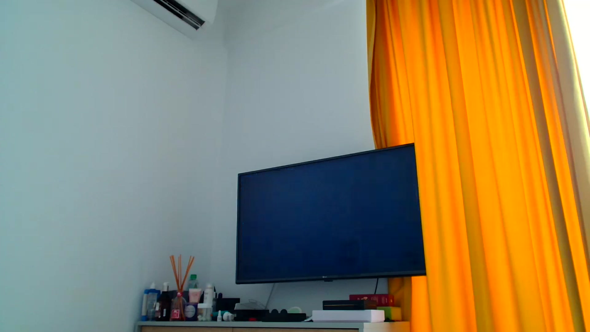Gallery image thumbnail from Ana_Rose's myfreecams stream on, 10/06/2024, 13:37 image 13 of 20