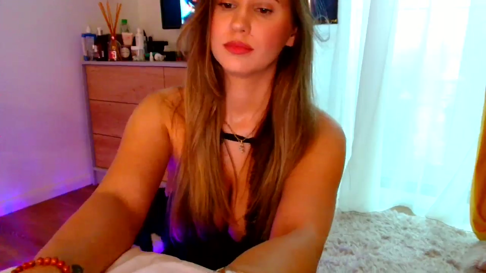 Gallery image thumbnail from Ana_Rose's myfreecams stream on, 10/06/2024, 14:21 image 8 of 20