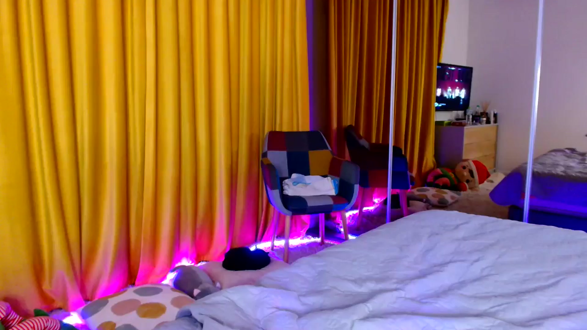 Gallery image thumbnail from Ana_Rose's myfreecams stream on, 10/12/2024, 20:48 image 17 of 20