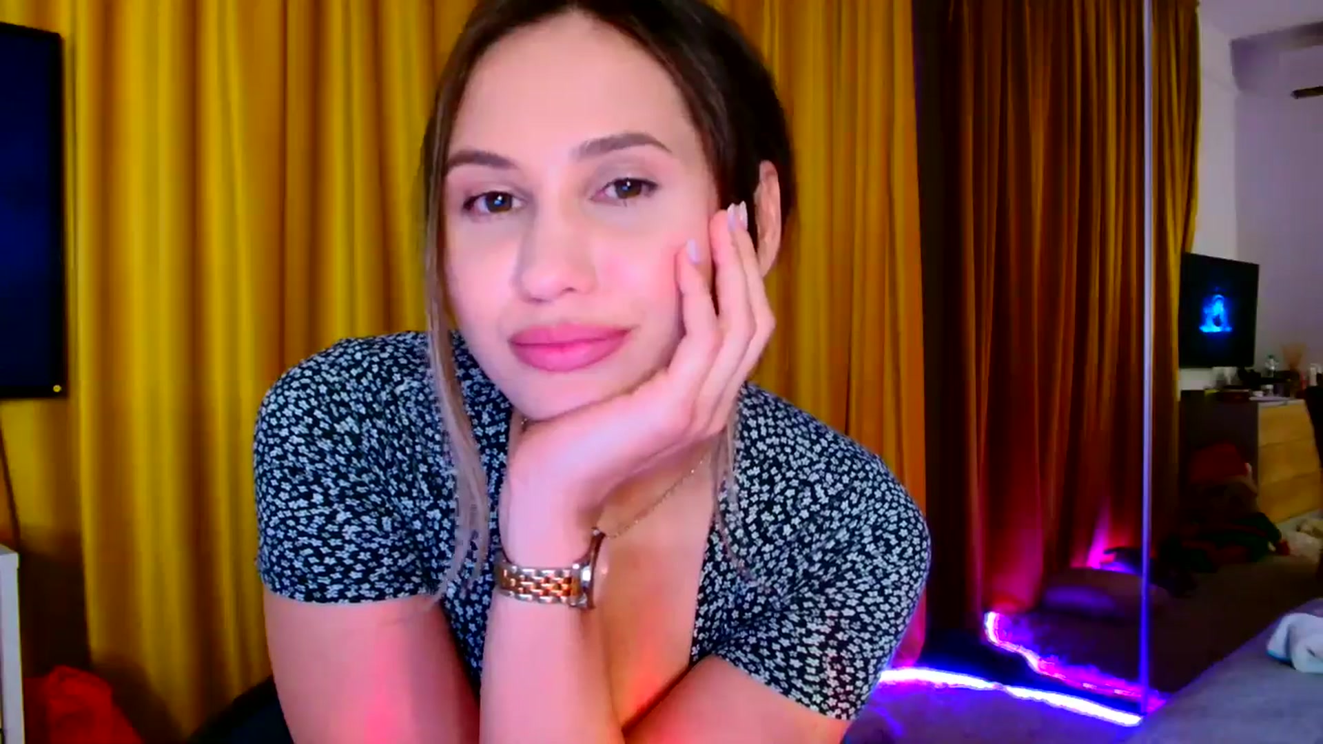Gallery image thumbnail from Ana_Rose's myfreecams stream on, 10/14/2024, 18:20 image 5 of 20