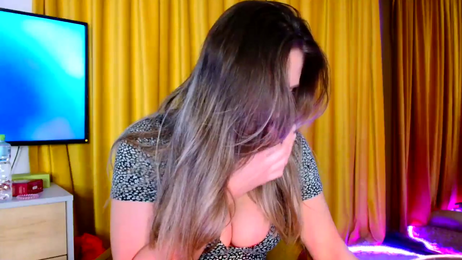Gallery image thumbnail from Ana_Rose's myfreecams stream on, 10/14/2024, 18:20 image 16 of 20